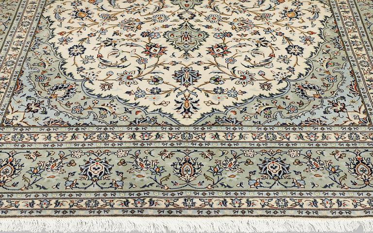 A Keshan carpet, 310 x 206 cm.
