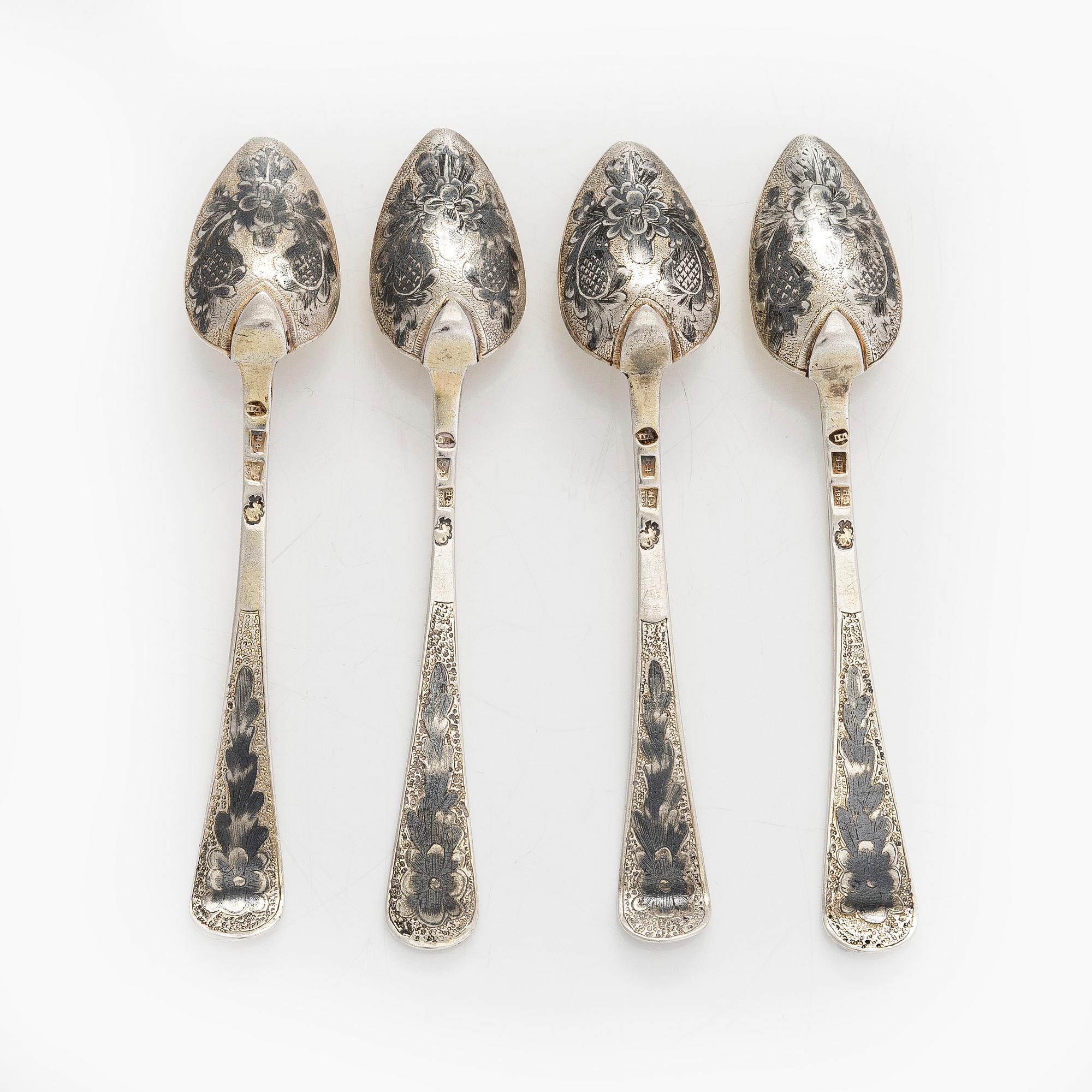 Teelusikoita, 4 kpl, hopeaa, niello, Moskova 1828.