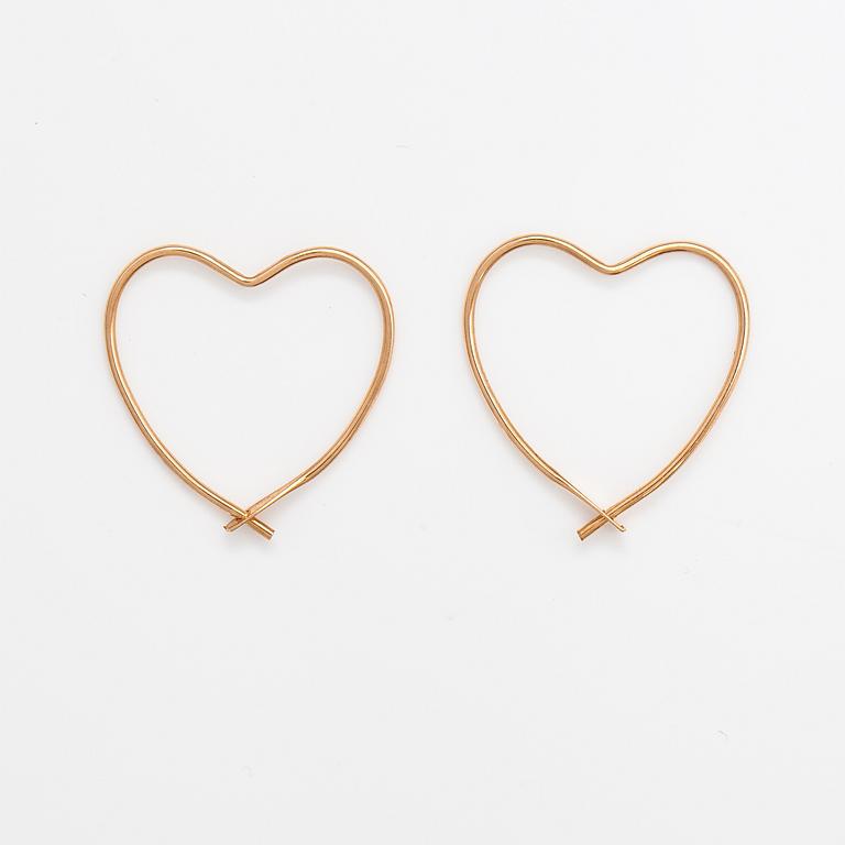 Pekka Piekäinen, A pair of 14K gold earrings. PLatinoro, Turku.