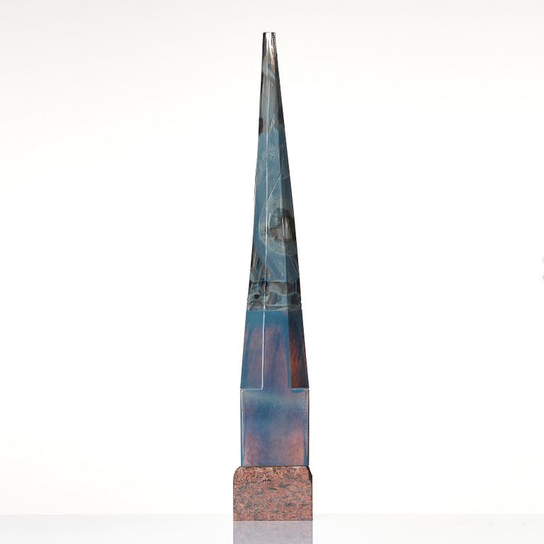 Oiva Toikka, a cast glass sculpture, Nuutajärvi Notsjö, Finland, ca 1991.