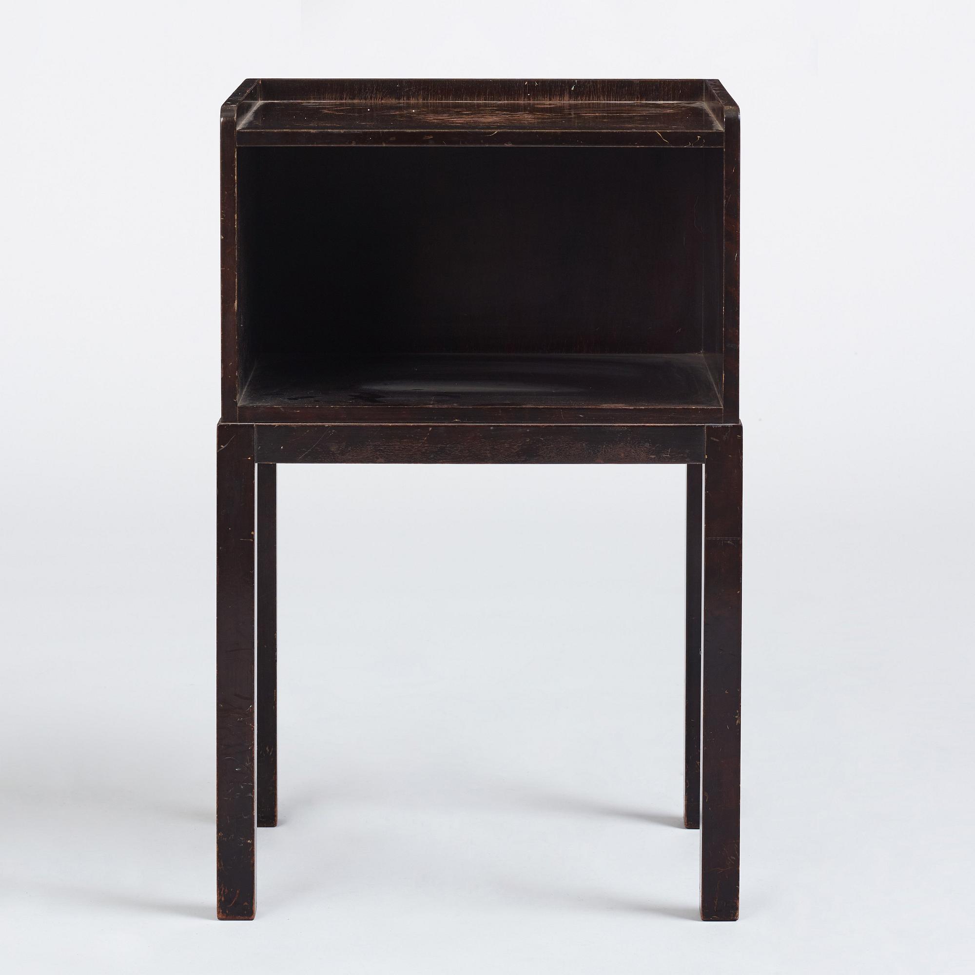 Axel Einar Hjorth, sidobord, "Typenko", sannolikt utställt i Chicago 1933, Nordiska Kompaniet 1933.