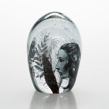 Sini Majuri, glasskulptur, "Cell", version 1, signerad Sini Majuri Suomenlinna 2021.