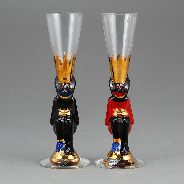 SNAPSGLAS, 2 st. "Nobel", Gunnar Cyrén, Orrefors. Formgivna 1996.