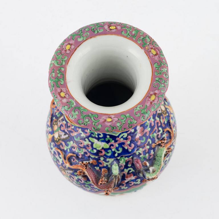 Vase, China, Qing Dynasty, late 19th Century.