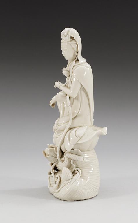 GUANYIN, blanc de chine. Qing dynastin, Kangxi (1662-1722).