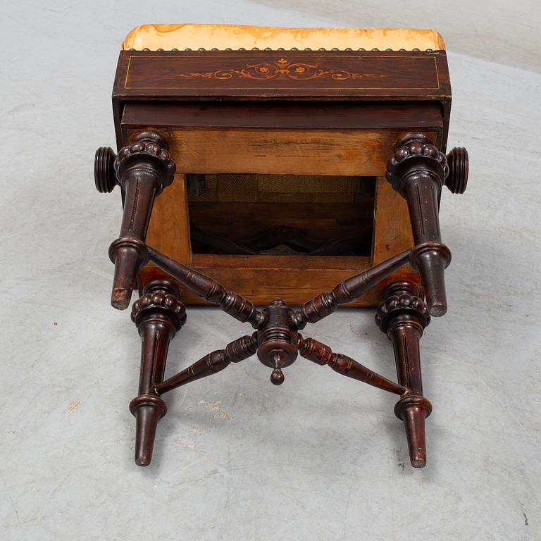 An English 19th century stool.