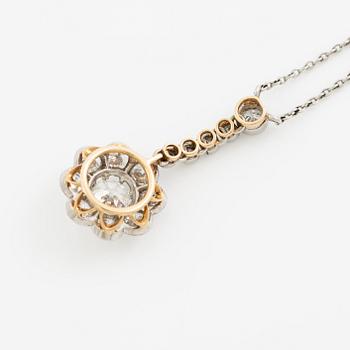 Necklace with old brilliant-cut diamonds.
