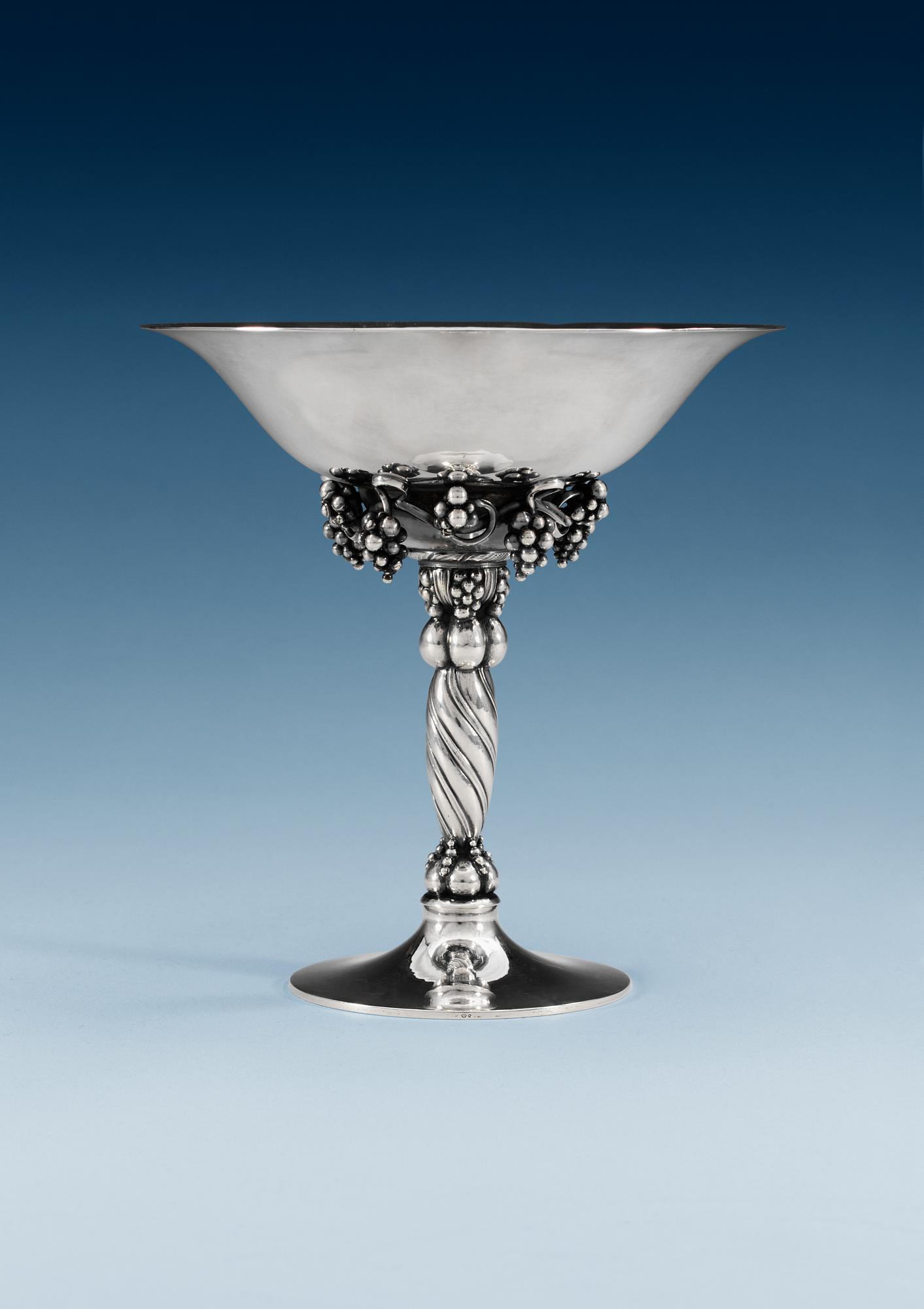 A Georg Jensen sterling bowl, design nr 263 B, Copenhagen 1945-77.