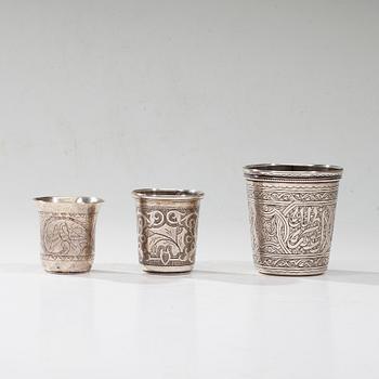 BÄGARE, 3 st silver, Moskva 1858, Österike-Ungern/Polen, Egypten 1800-tal, vikt 168 g.