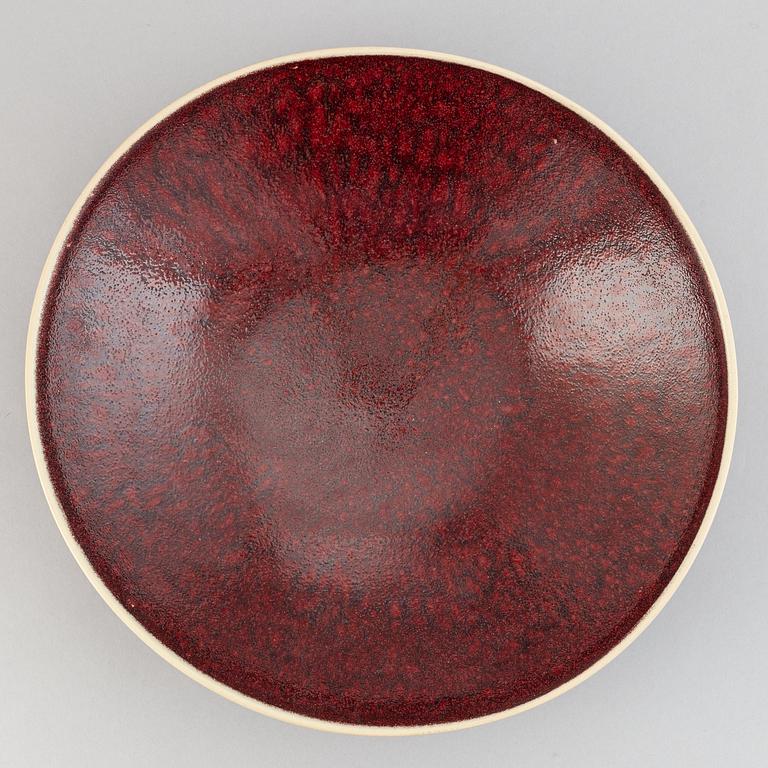 Henning Nilsson, a set of three stoneware bowls for Höganäs, 1966, 1969 and 1984.