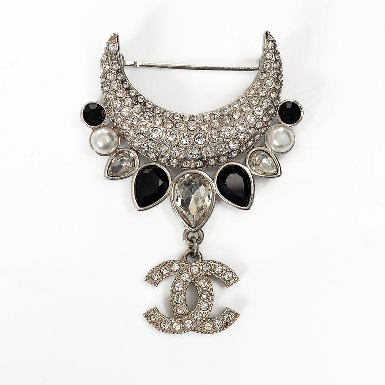 Chanel, brooch, 2021.