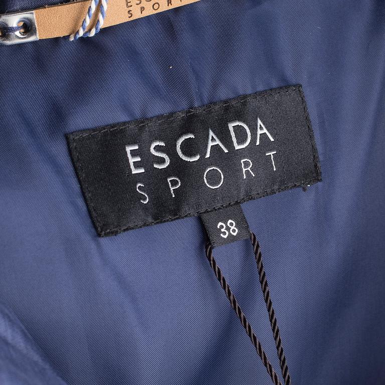 DUNJACKA, Escada Sport.