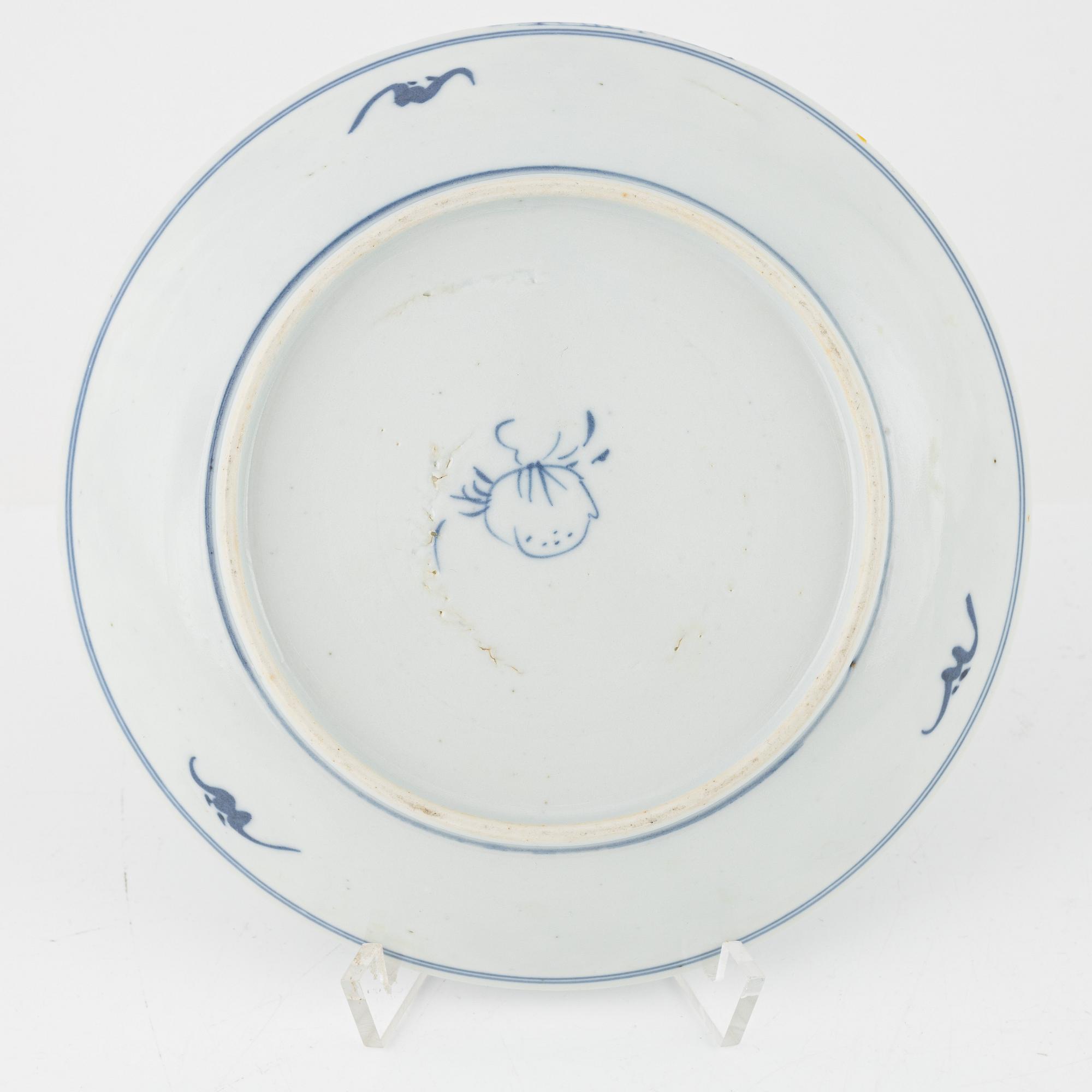 13 blue and white porcelain dishes, China, late Qingdynasty.