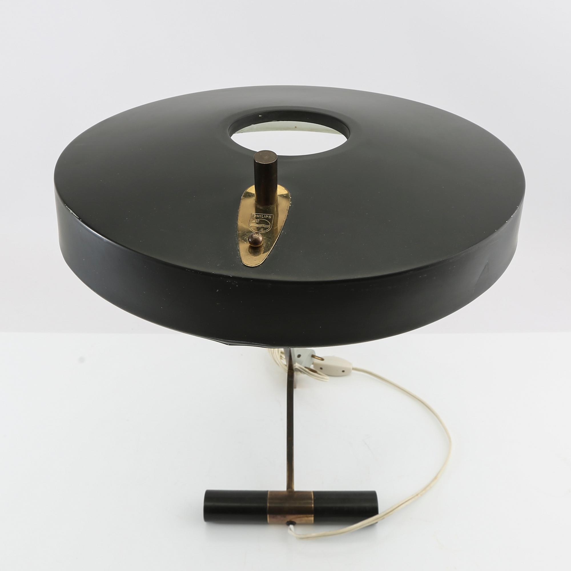 Louis Christian Kalff, Philips, bordslampa Nederländerna 1950-tal.