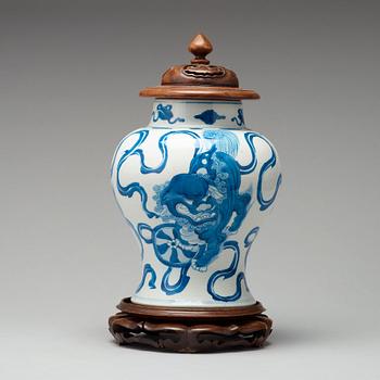 A blue and white vase, Qing dynasty (1664-1912).