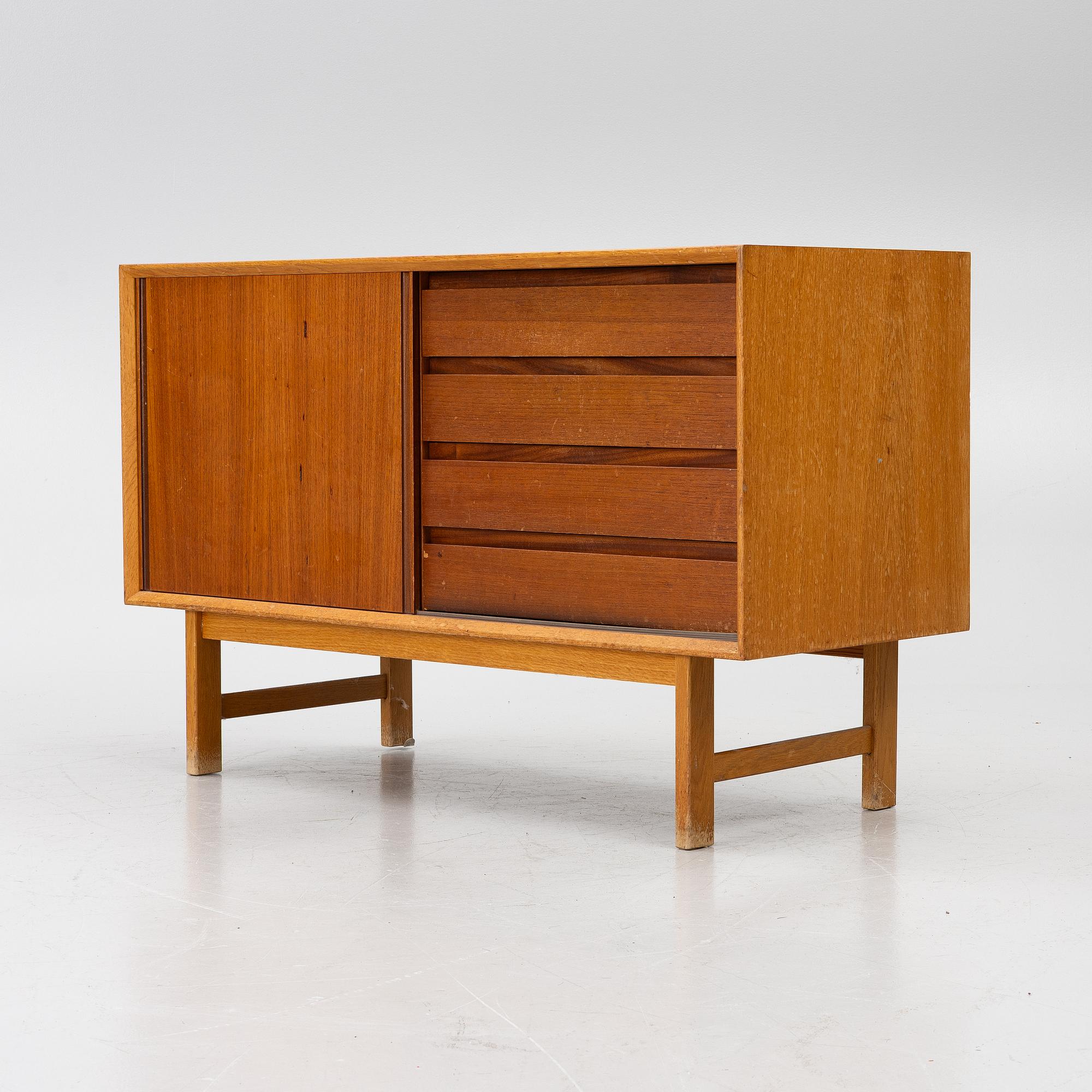 Sideboard, 1900-talets mitt.