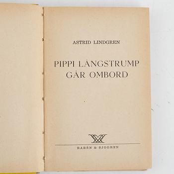 Böcker, 3 st, Astrid Lindgren, Pippi Långstrump, Först upplagor, Rabén & Sjögren, Stockholm, 1945-48.