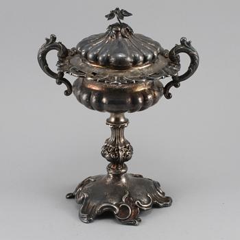 SOCKERSKÅL, silver, nyrokoko, Gustaf Möllenborg, Stockholm, 1800-talets andra hälft, vikt 660 gram.