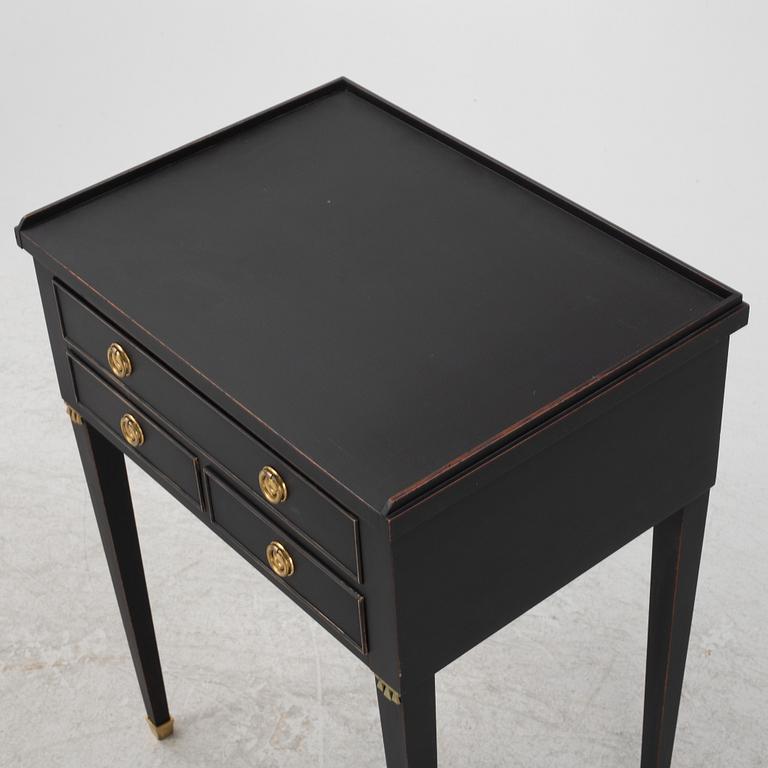 Sidobord, Gustaviansk stil, sent 1800-tal.