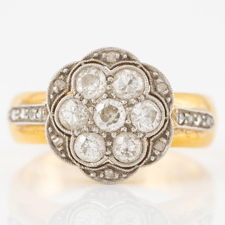 Ring guld och platina med gammalslipade och rosenslipade diamanter.