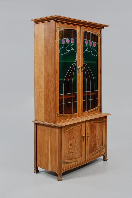 VITRINSKÅP, jugend, 1900-talets början.