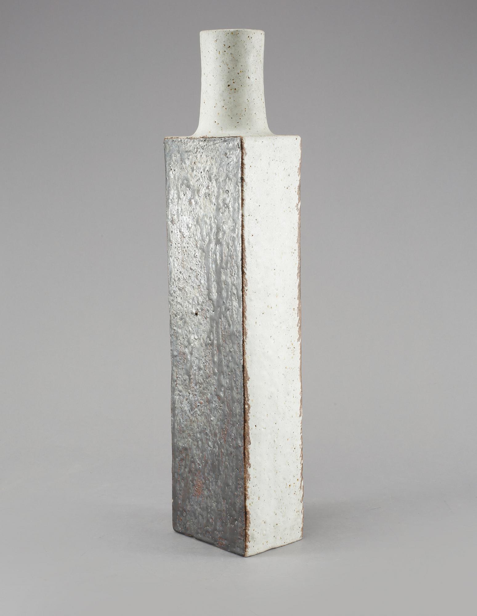 VAS, stengods, Bruno Gambone, Italien, 1900-talets andra hälft.