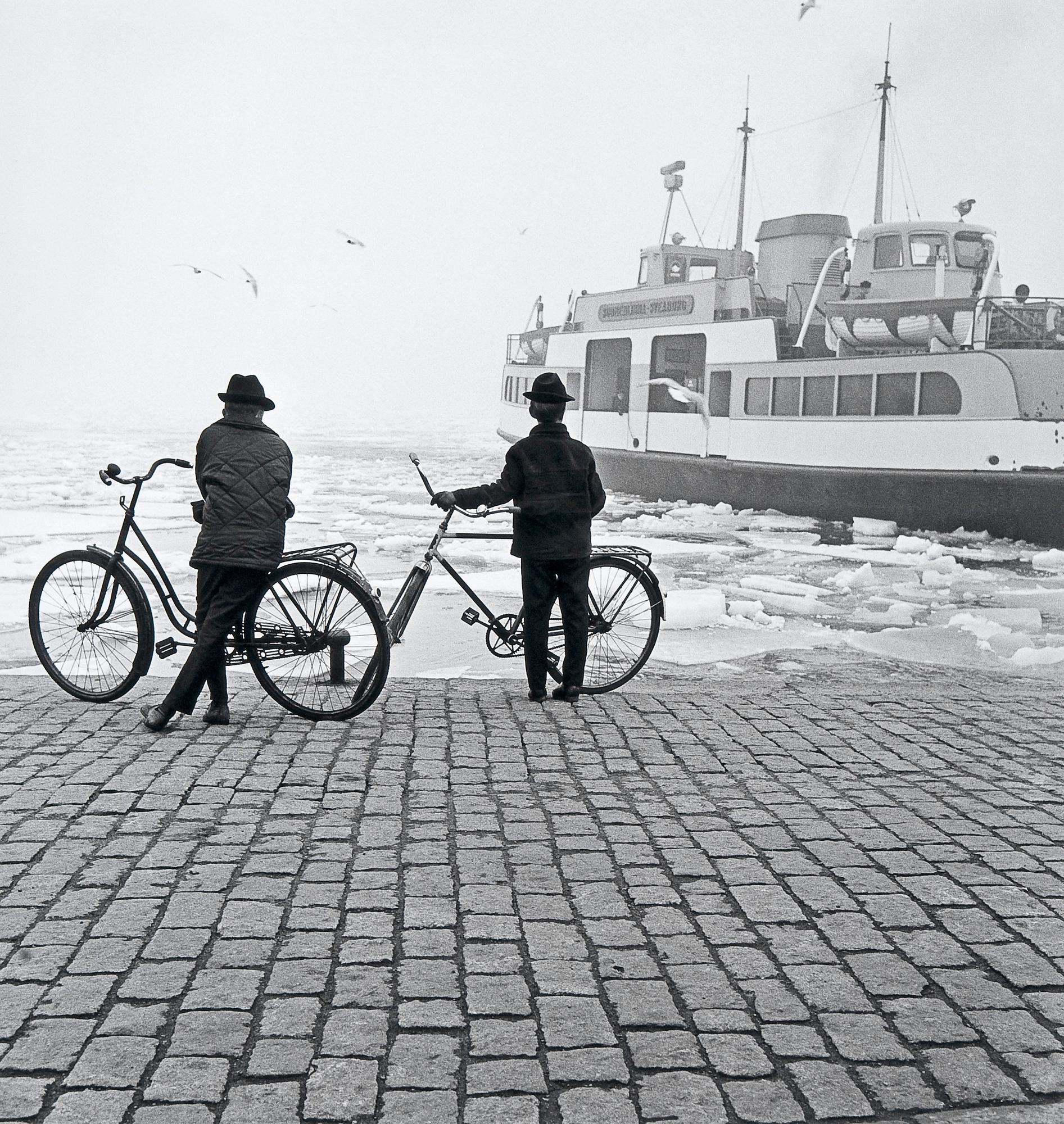 ISMO HÖLTTÖ, A tergo sign. Lambda print, 1/12.