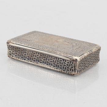 A silver box, 19th century.