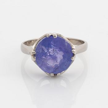 Ring, med tanzanit.