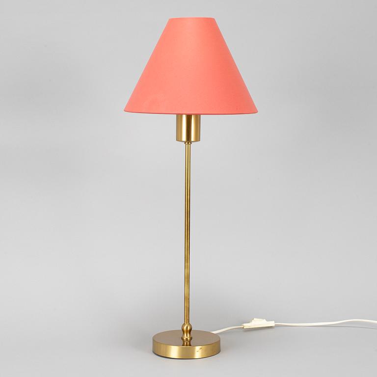 JOSEF FRANK, bordslampa, modell 2332/2, Firma Svenskt Tenn.