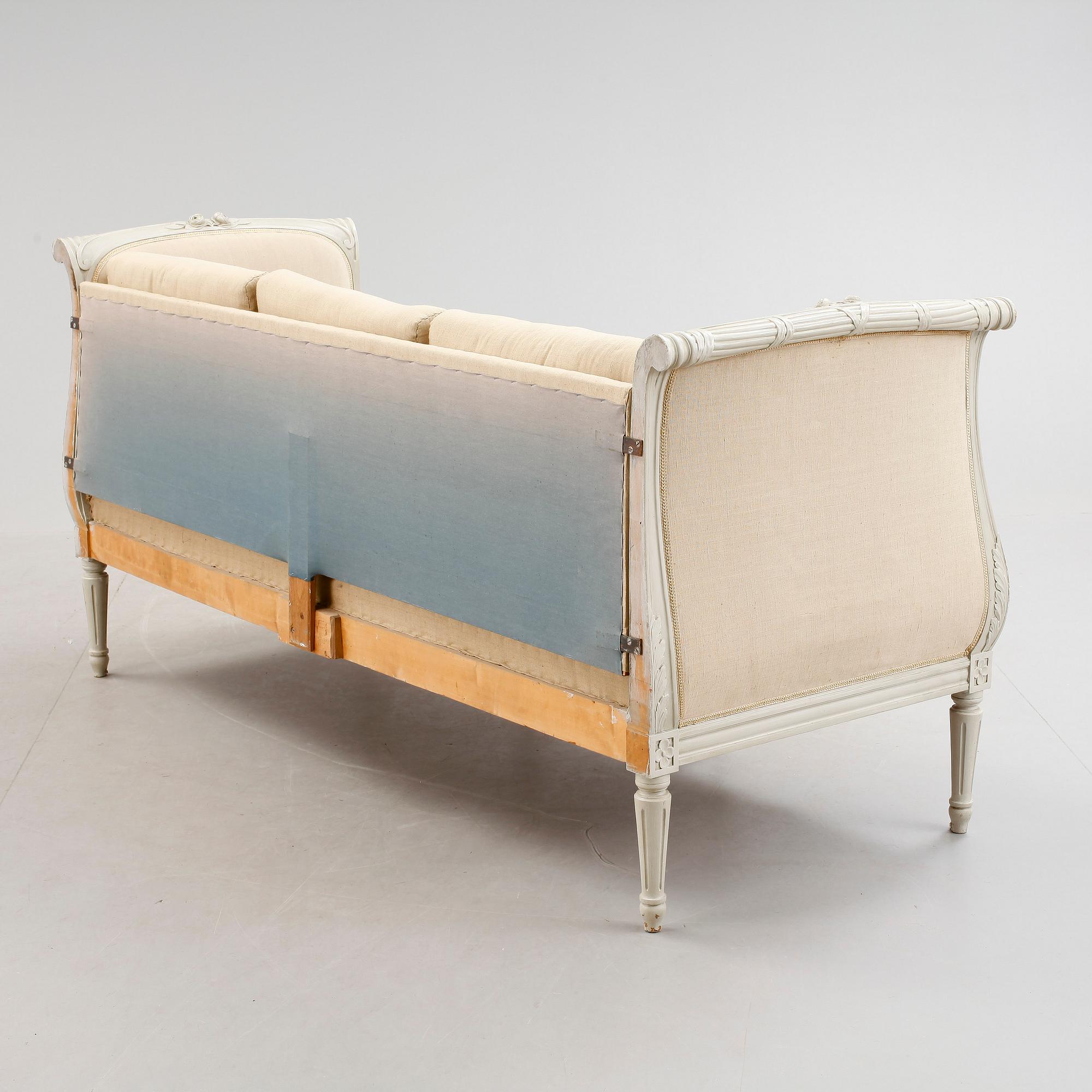 BANKETTSOFFA. Gustaviansk stil, omkr år 1900.