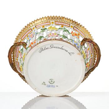 Gallerkorg med fat, porslin. 'Flora Danica', Royal Copenhagen, Denmark, 1900-tal.