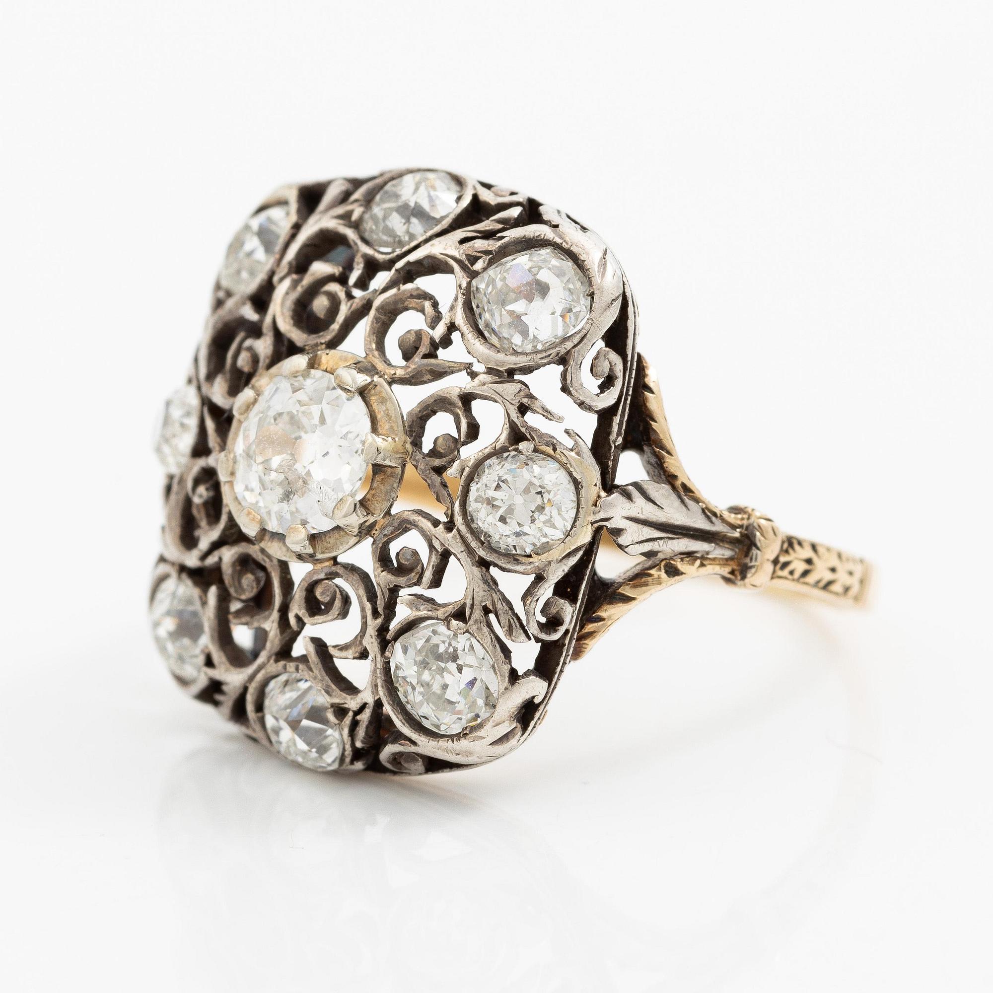 Ring 18K guld och silver med gammalslipade diamanter, tillskriven Buccellati.
