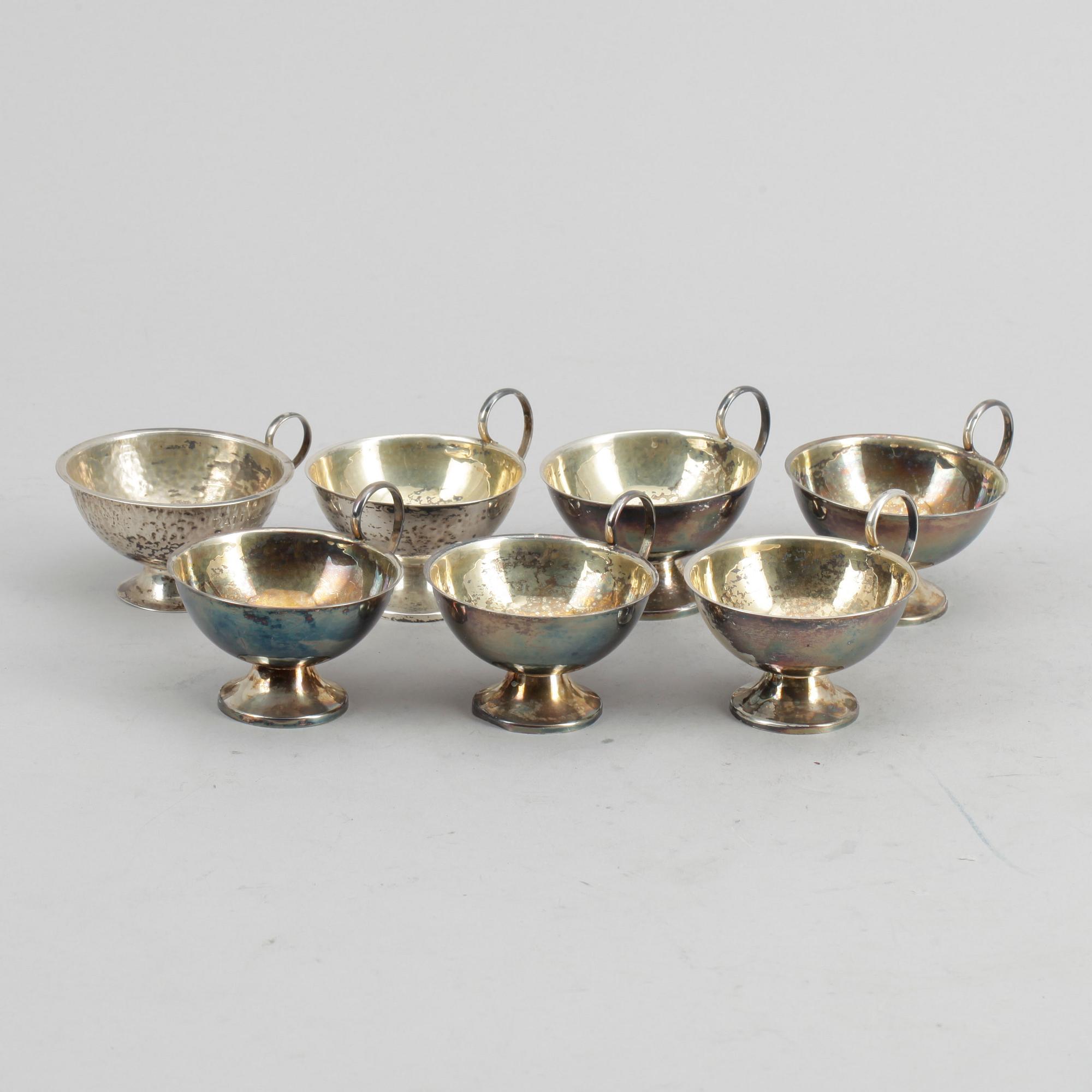 PUNCHKOPPAR, 7 st, bla K & E Carlson, Göteborg, 1900-talets första hälft. Vikt ca 217 gram.
