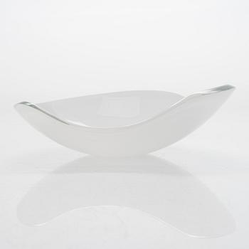 Gunnel Nyman, a glass bowl 'Munankuori' (Eggshell), signed Gunnel Nyman Iittala. Designed in 1947.