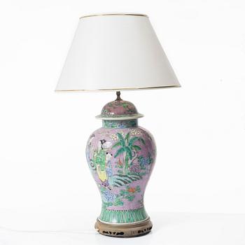 A porcelain table lamp, China, 20th century.