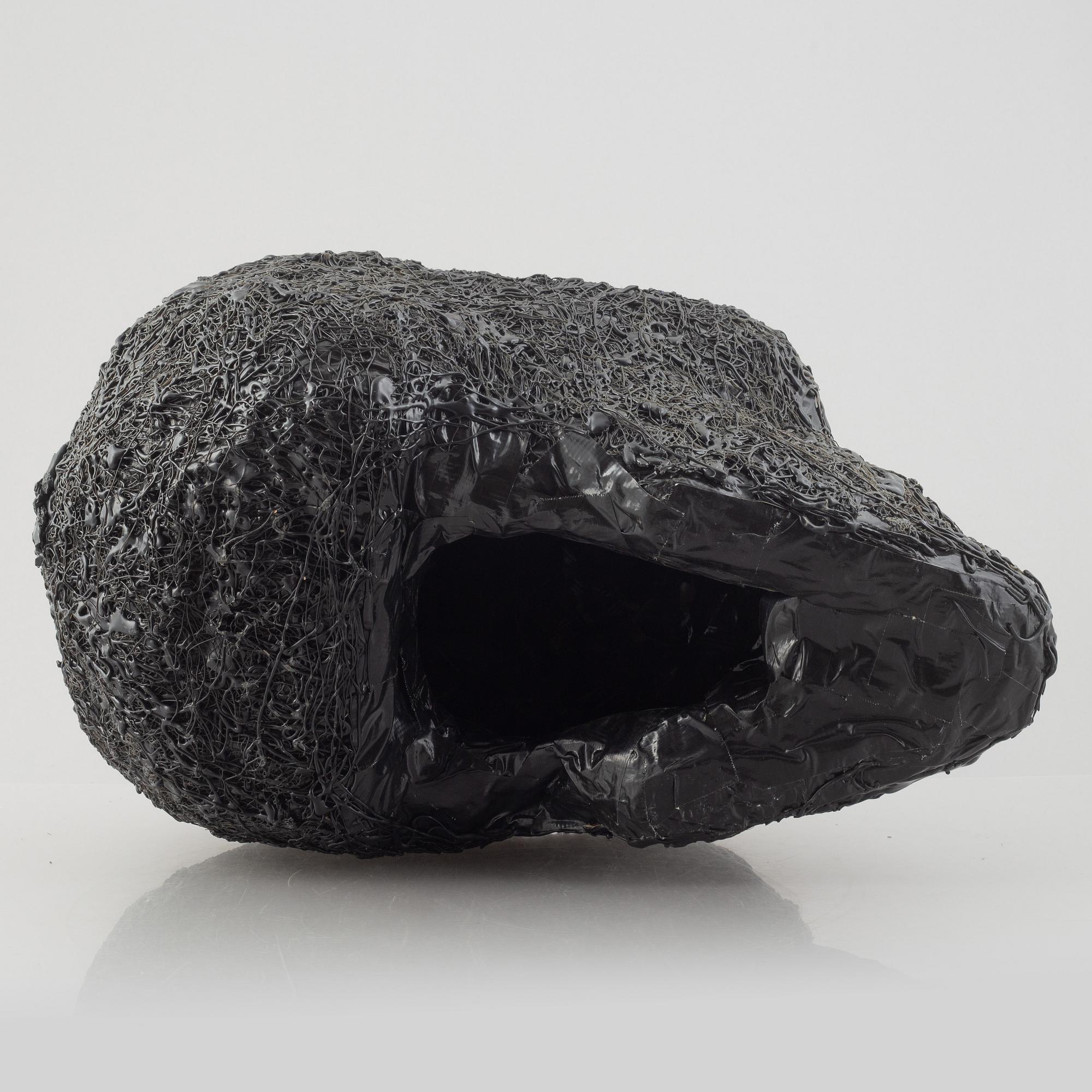 Johnny Boy Eriksson, a big "Skull" sculpture.