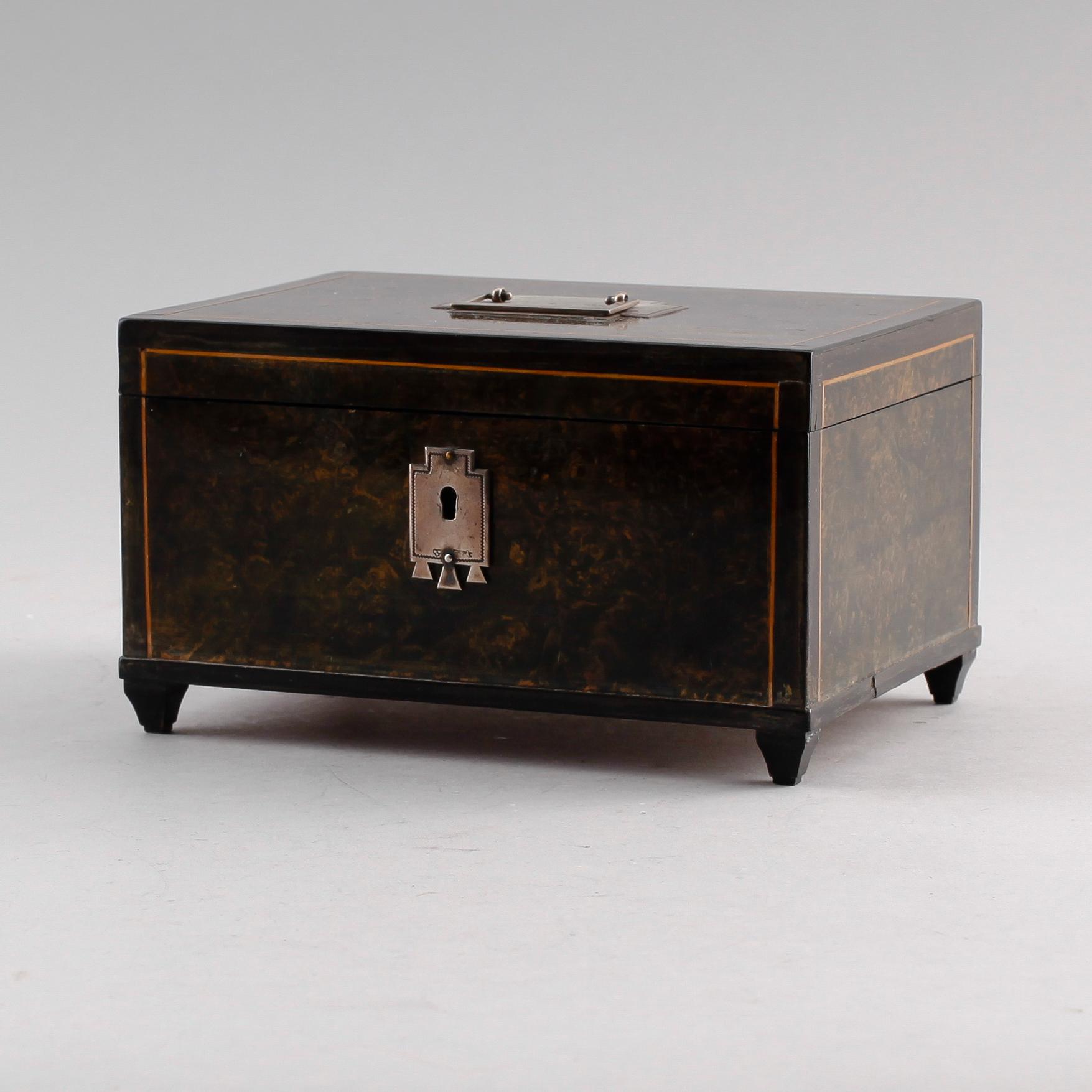 SKRIN, gröntonad alrot, Anders Jacob Rosendahl, Arboga (1762-1836), silverbeslag stämplade 1795.