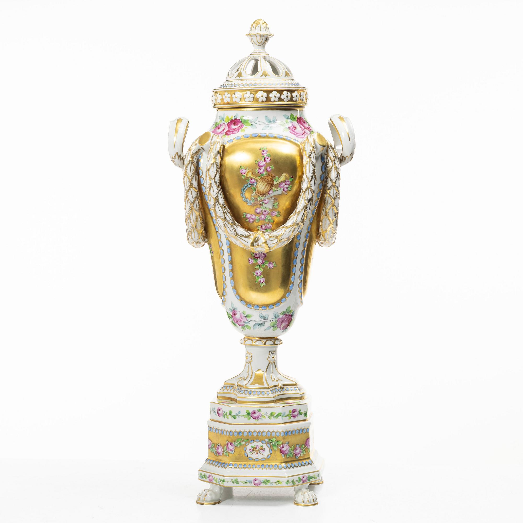 A Louis XVI-style potpurri porcelain urn, Dresden, Germany, 20th century.