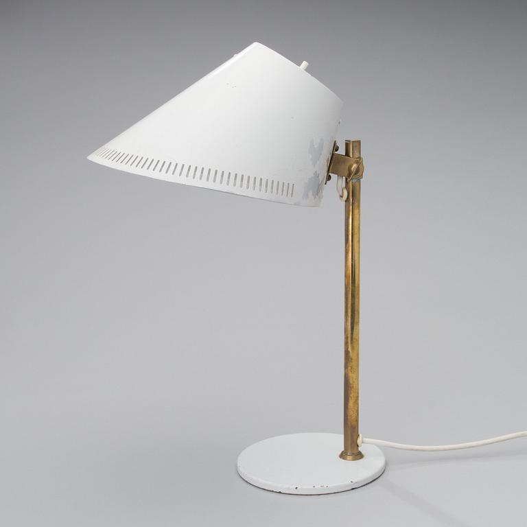 A mid 20th century table lamp, model 9227 for Taito/Idman.