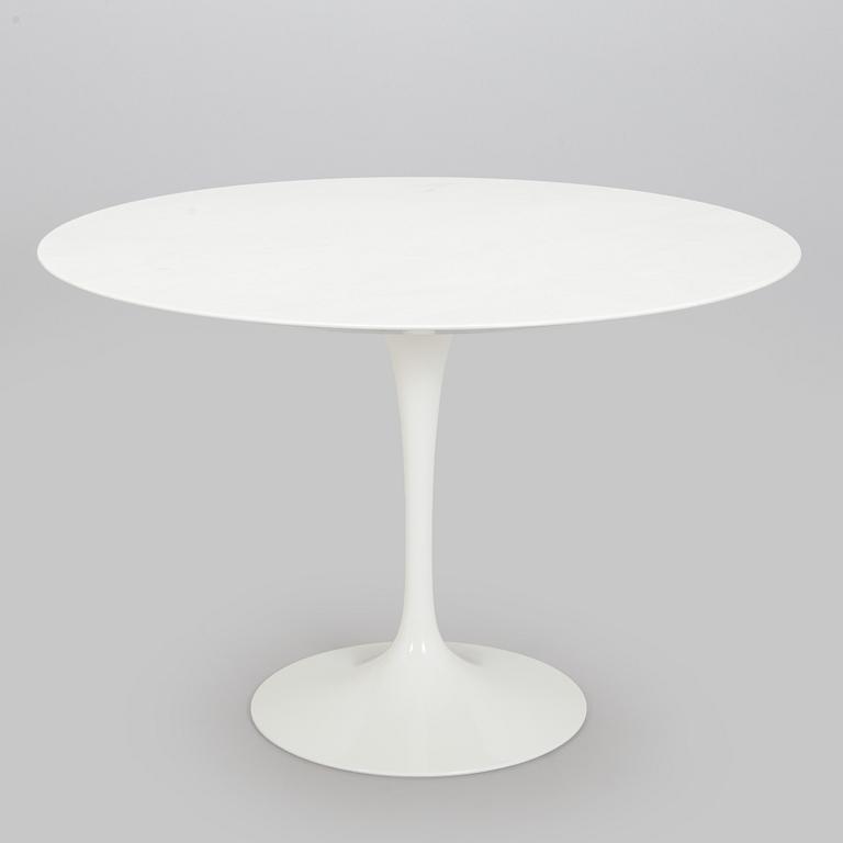 Eero Saarinen, A dining table 'Tulip' Knoll International.