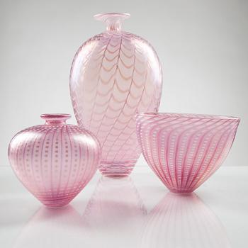 VASER 3 st, glas. "Minos", Bertil Vallien, Kosta Boda, 1990-tal.