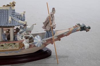 LLADRO, figurgrupp, kinesisk båt, Spanien, 1900-talets slut.