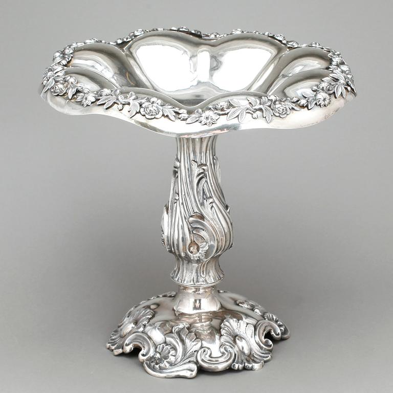 UPPSATSSKÅL, silver, Gustaf Möllenborg, Stockholm 1857. Vikt ca  895 gram.