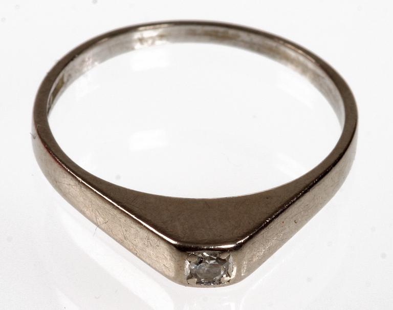 RING, vitguld 18 k, med briljant 0,035 ct.