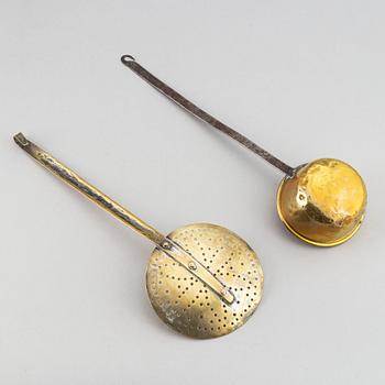 A ladle and sieve, brass, 18th century.