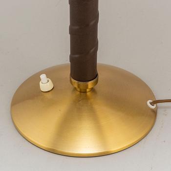 EINAR BÄCKSTRÖM, a brass modell 5013 table lamp.