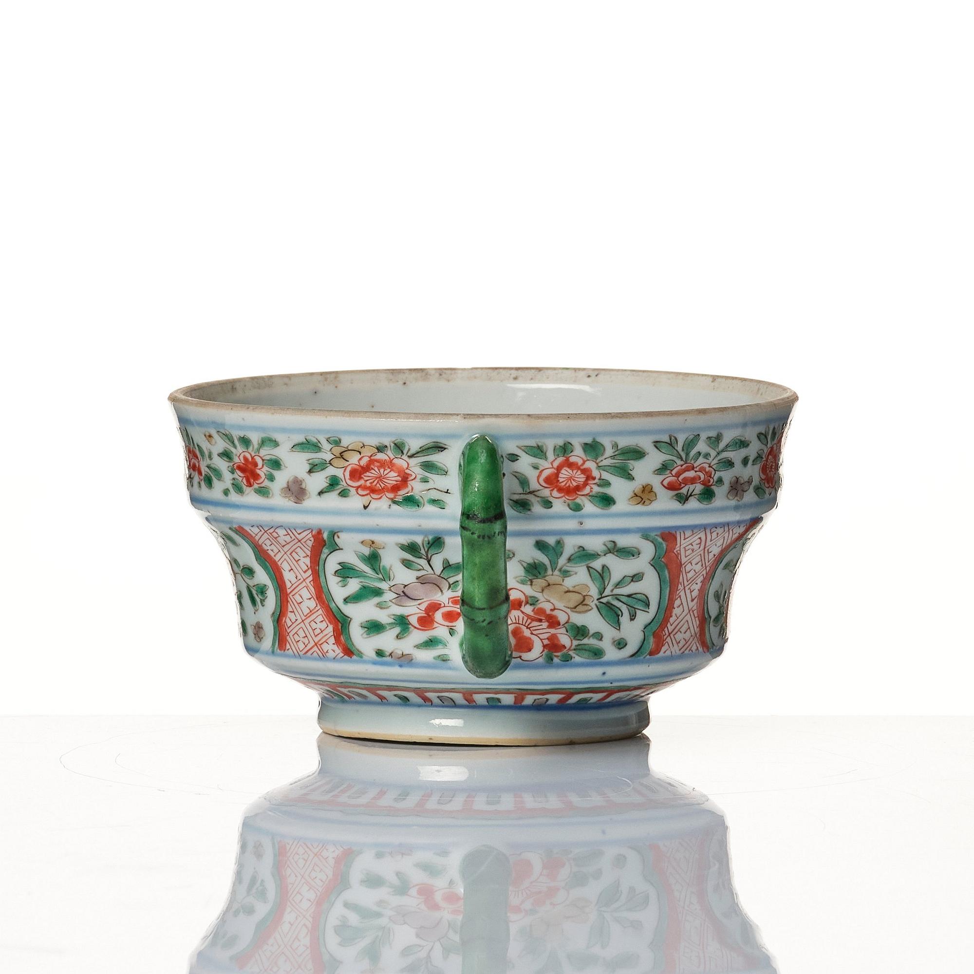 A famille verte decorated equelle, Qing dynasty, Kangxi (1662-1722).