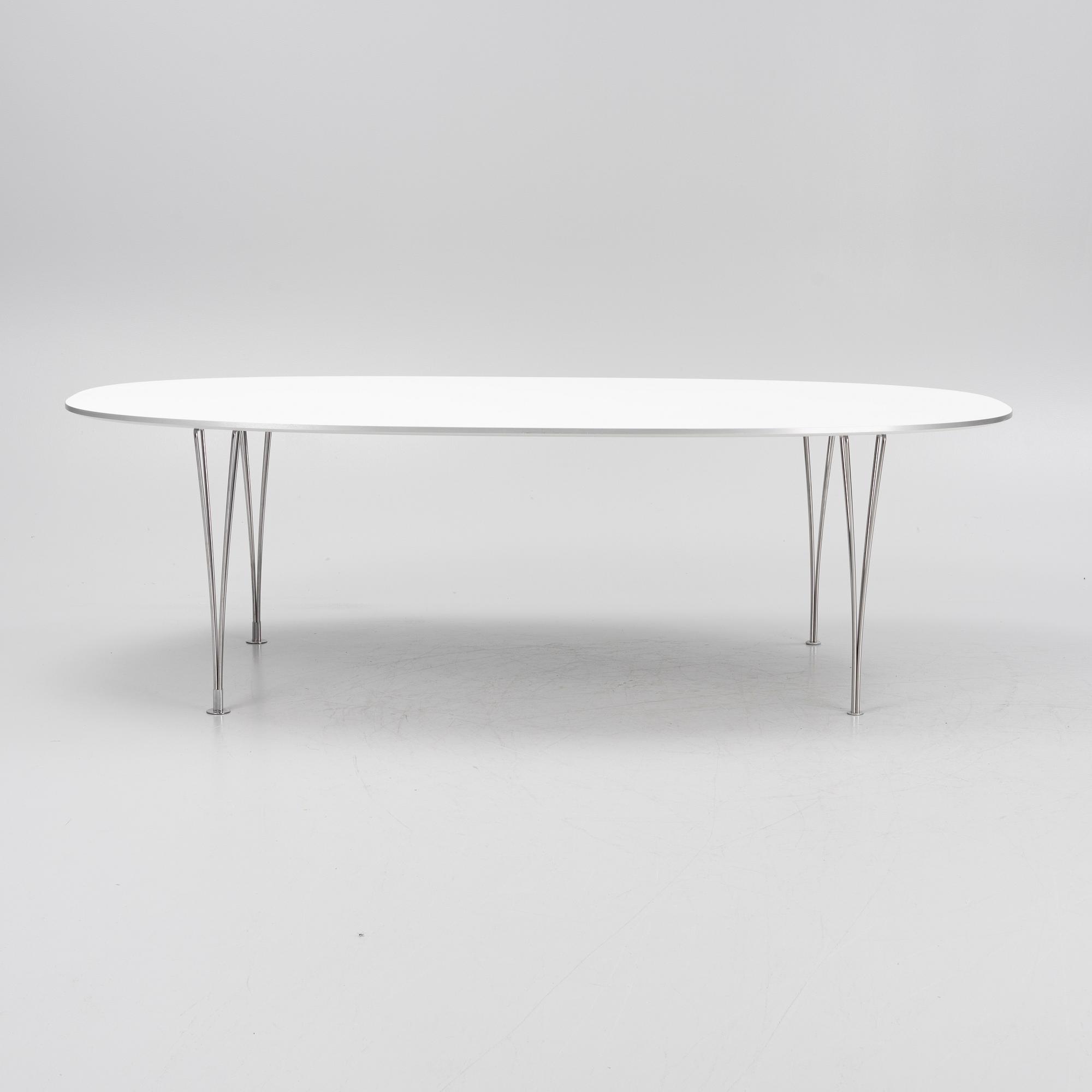 Bruno Mathsson & Piet Hein, matbord,  "Superellips", Fritz Hansen, daterad 2018.
