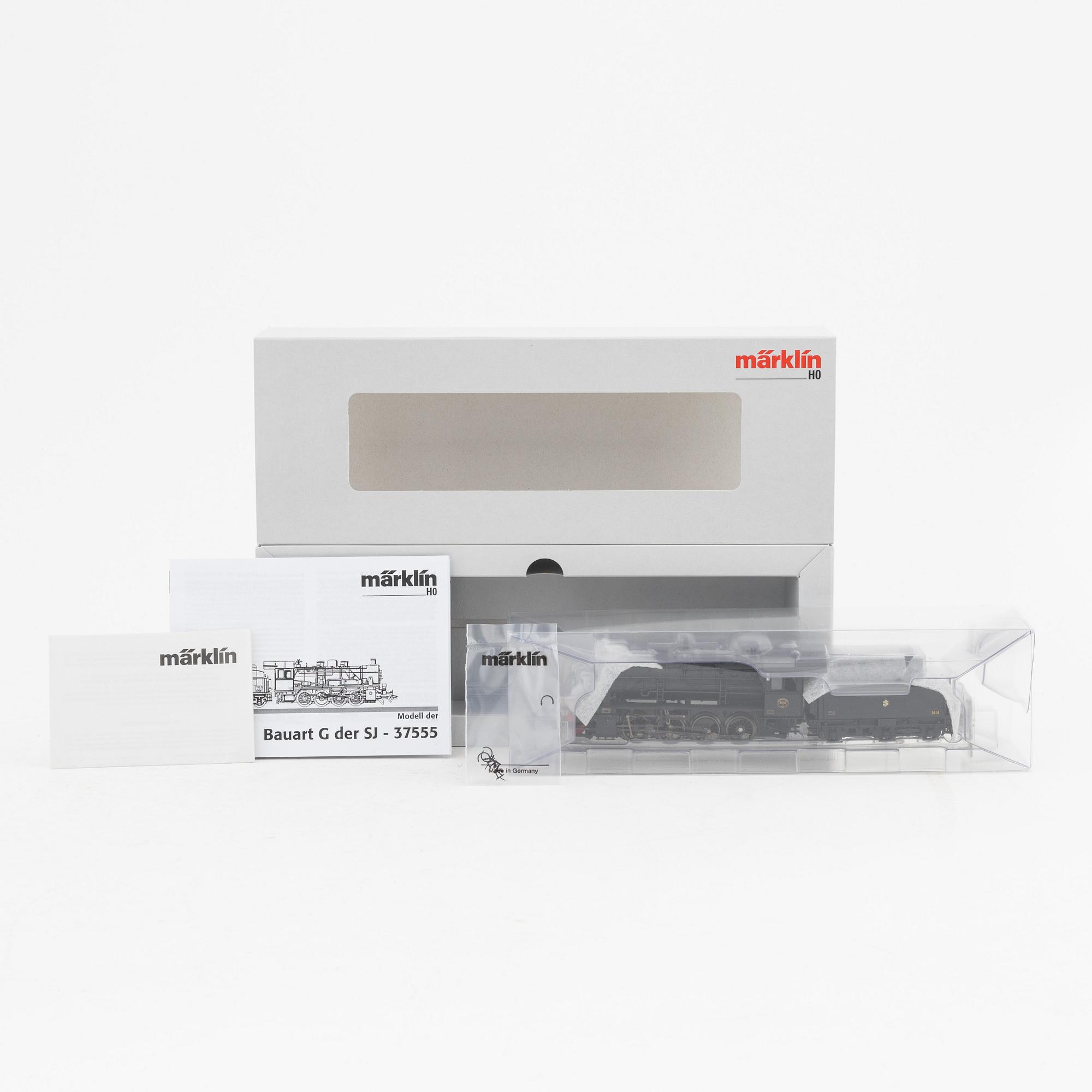 Märklin, two steam engines model no 37555 & 37831, gauge H0, in boxes.